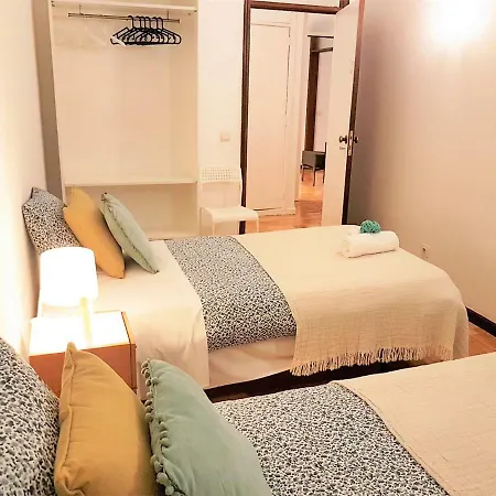 ゲストハウス By Rotunda Da Boavista *